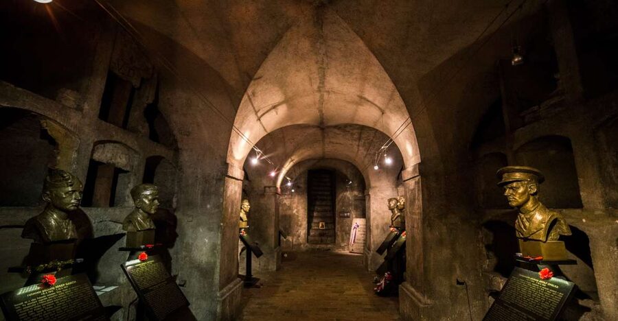 Prague: World War 2 and Operation Anthropoid Walking Tour - Starting behind Týn Cathedral at Týnská 7