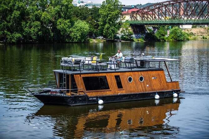 Prague YachtBoat CLASSIC cruise with Unlimited Beer or Prosecco - Starting at Naplavka on Rašínovo nábřeží