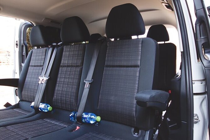 Private ARRIVAL Transfer by MINIVAN Mercedes Vito 8+1pax - The 40-minute ride into Prague