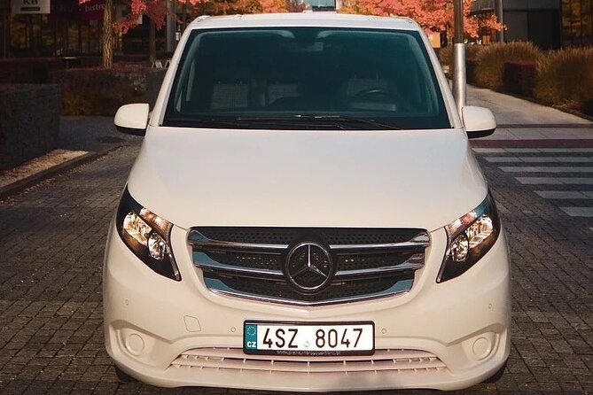 Private ARRIVAL Transfer by MINIVAN Mercedes Vito 8+1pax - Hotel drop-off across Prague