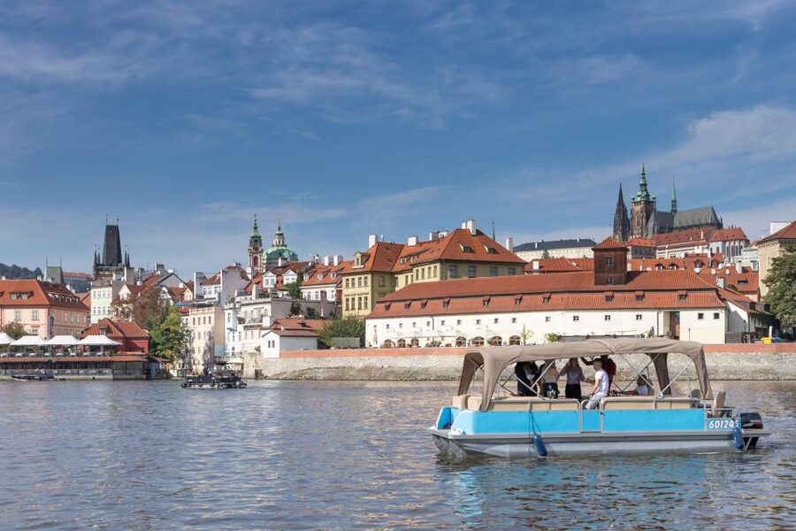 Private Boat Cruise With Unlimited Prosecco - Who will enjoy this most?