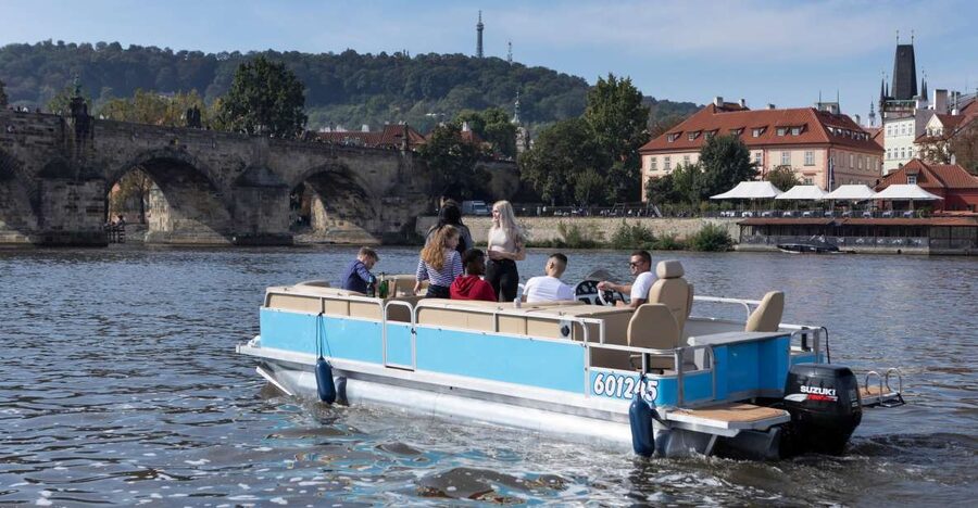 Private Boat Cruise With Unlimited Prosecco - Meeting between two river landmarks