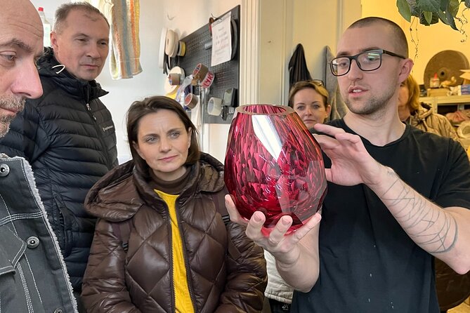 Private Bohemian Glass and Czech Crystal Tour with lunch included - What the private format changes