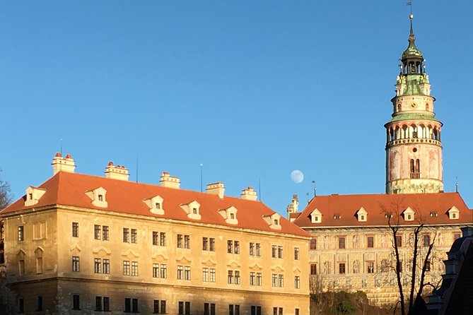 Private evening tour Cesky Krumlov Old Town and Castle area - Svornosti Square and the shape of the Old Town