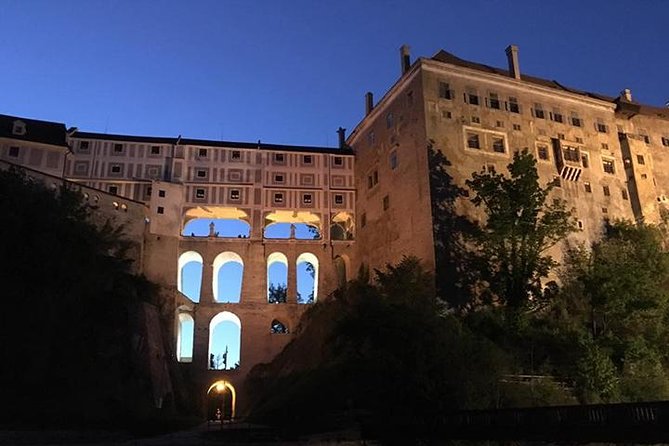 Private evening tour Cesky Krumlov Old Town and Castle area - What the art-history focus adds