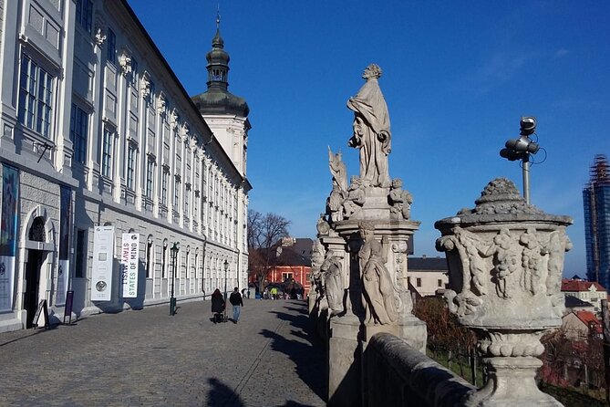 Private Guided Tour Prague to UNESCO Kutna Hora with Transfers - Narrow streets and the Gothic Stone Fountain