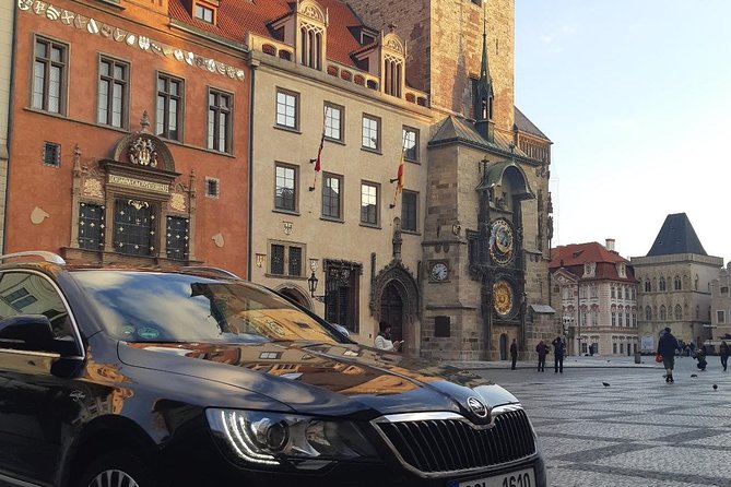 Private Half-Day Sightseeing Tour in Prague - Prague Castle and the first big view