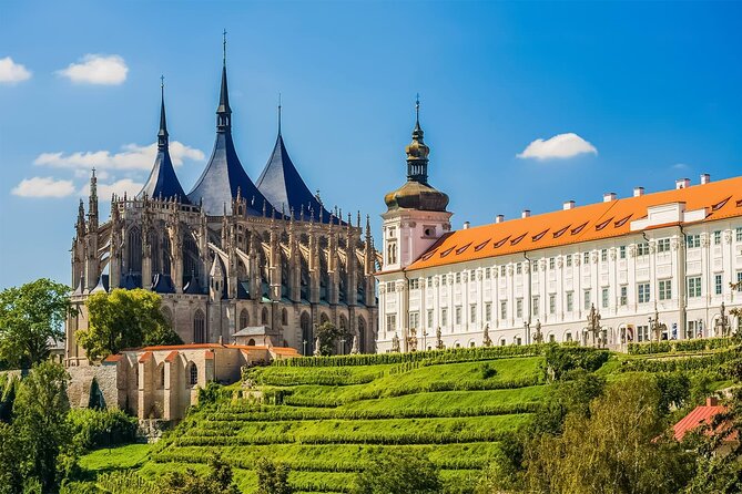 Private Half Day Trip from Prague to Bone Church - What private transport is worth here