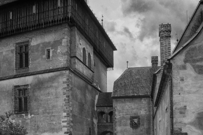 Private Karlstejn castle trip from Prague with Lunch & Admission - A guide who adds value to the day
