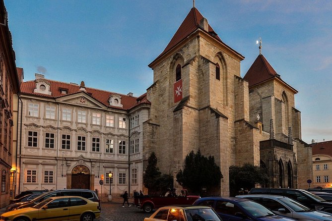Private Lesser Town tour - Historical Treasure Hunt - The pace, walking, and weather