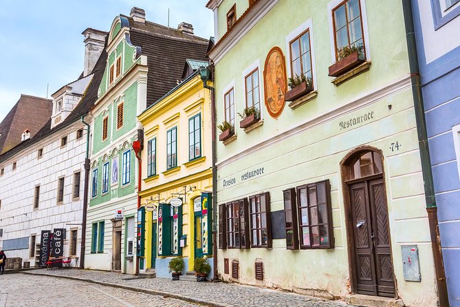 Private Luxury Transfer to Cesky Krumlov from Prague - Adding Hluboka Castle or Ceske Budejovice