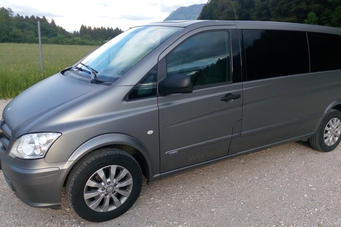 Private one way transfer from Cesky Krumlov to Vienna - Flexible pickup in Cesky Krumlov