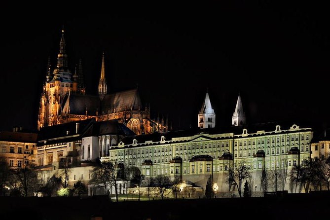 Private Photography Tour of Prague by Night - Loreta, New World, and the quieter Castle District
