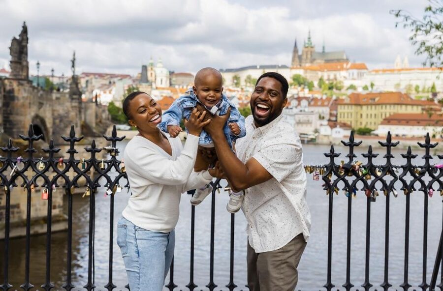 Private photoshoot in Prague - Posing help for people who feel awkward