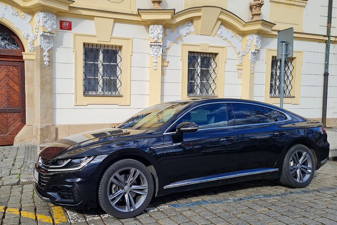 Private Prague Airport Departure Transfer - Comfort details that make a difference