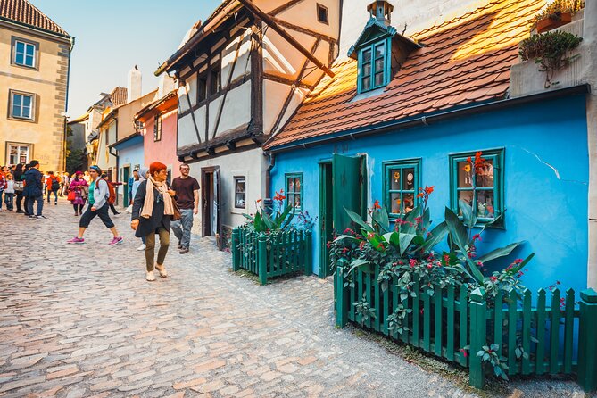 Private Tour of Prague Castle Interiors and Lunch included - Why a private guide changes the experience