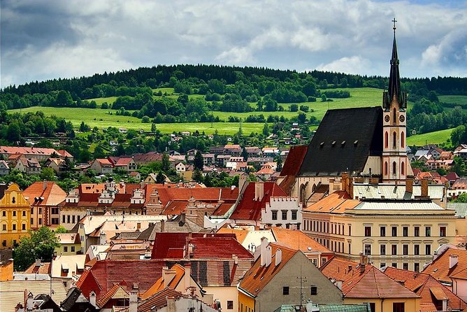 Private Tour to Cesky Krumlov from Prague - Walking through the Renaissance center