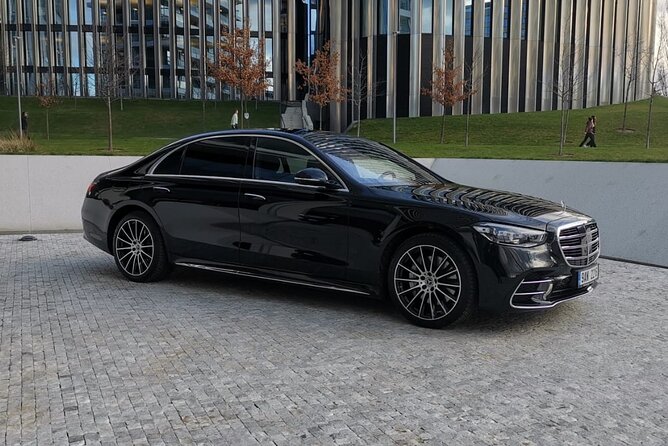 Private Transfer from Prague Airport to Prague City Hotels 1 - 3 pax - What the $45.96 group price really buys