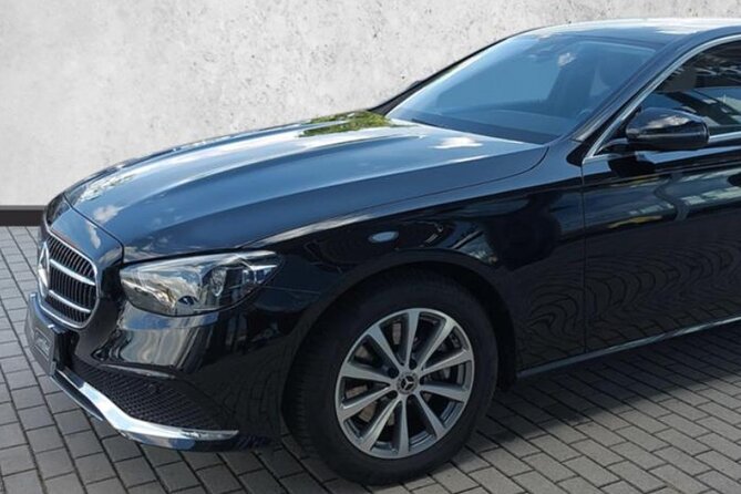 Private Transfer from Prague Airport to Prague City Hotels 1 - 3 pax - Who should book this Prague transfer