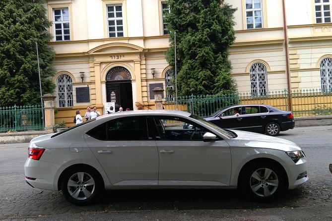 Private Transfer from Prague Airport to the City Centre - The value for couples, families, and solo visitors