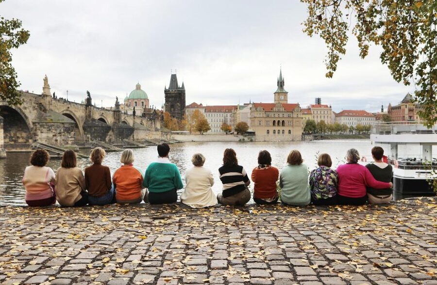 Professional photoshoot at Charles Bridge & Kampa island - The photographer’s role, with Lisa as a named example