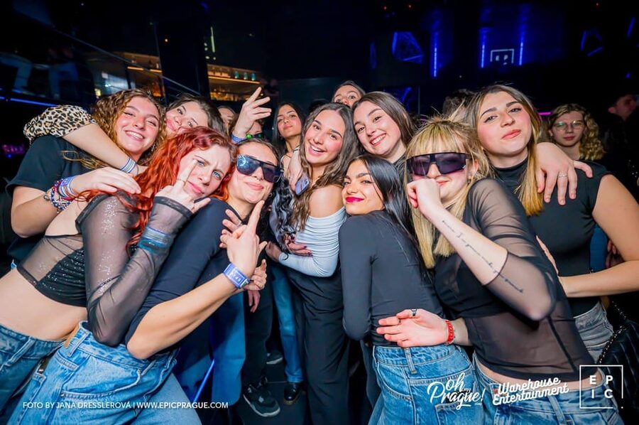 Pub Crawl with Shots and Night Club I Prague - Should you book the Golden Pub Crawl Prague?