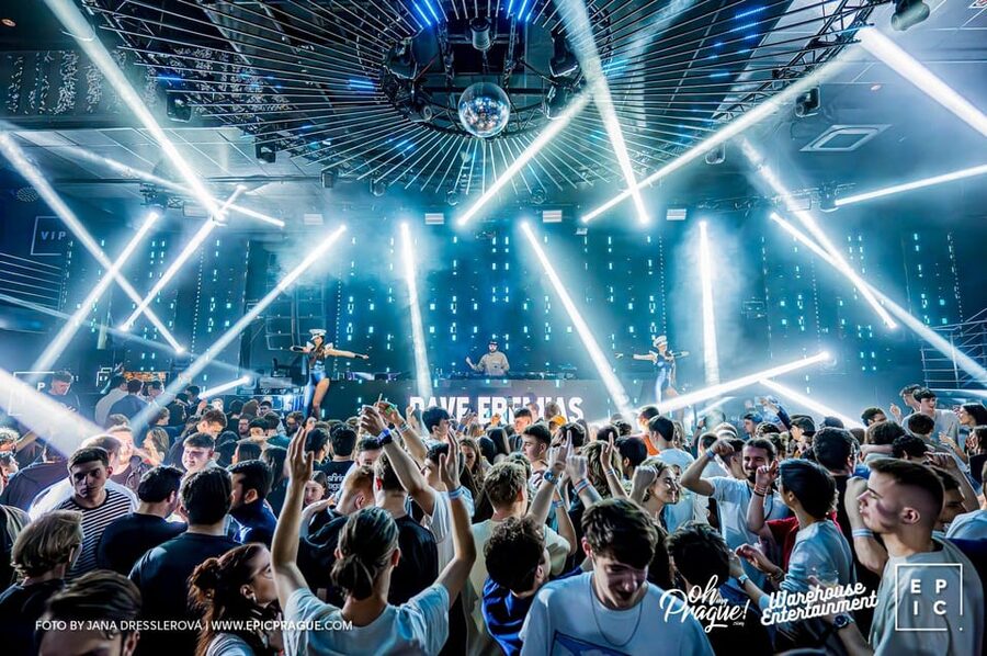 Pub Crawl with Shots and Night Club I Prague - Drinks, games, and the two-hour open bar option