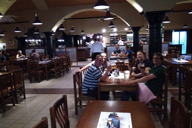 PUB und CLUB Crawl in the Czech Republic: Pilsen - Night sightseeing around Republic Square