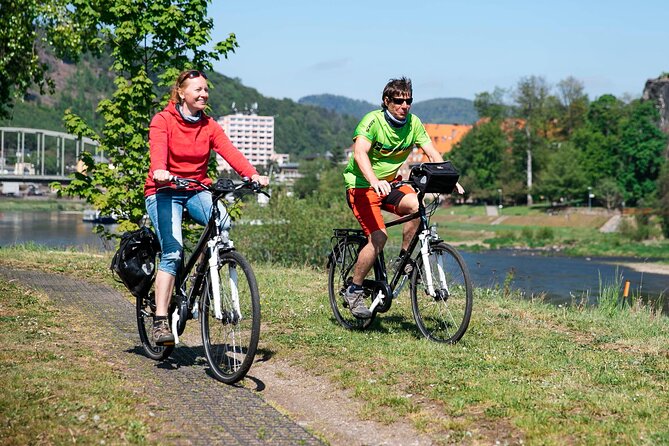 Rafting from Děčín to Bad Schandau and back on bikes - Service, flexibility, and a small warning