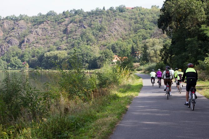 River & Park Bike Tour to Troja Chateau (Private small groups) - How hard is the cycling?
