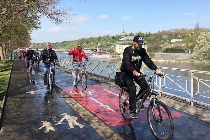 River & Park Bike Tour to Troja Chateau (Private small groups) - Following the Vltava toward Troja Chateau