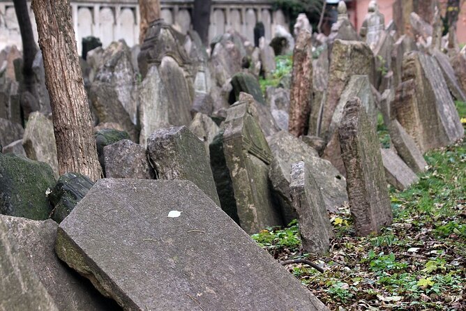 Scary Prague Walking Tour - The guide can make or break the evening