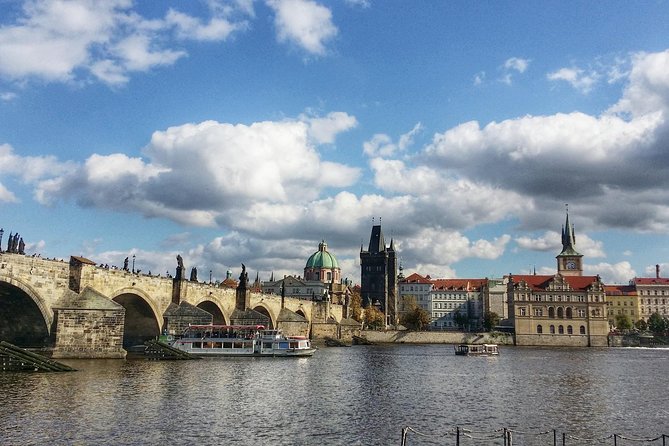 Shared Departure Transfer: Prague Hotel to Prague Airport - Leaving Prague without wrestling your luggage
