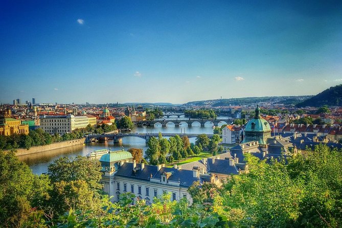 Shared Departure Transfer: Prague Hotel to Prague Airport - The strongest points of the service