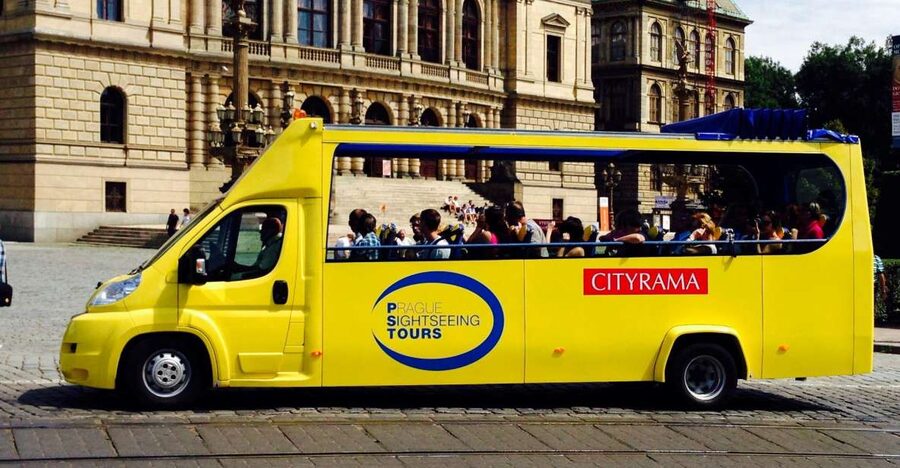 Short city tour by bus - 1 hour - The Astronomical Clock and Old Town Hall