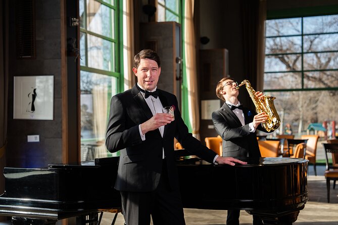 Sinatra Tribute Show and Dinner Experience in Manes - Key points at a glance