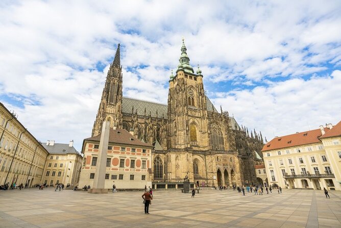 Skip the line: Prague Castle Interiors Tour with Local Guide - What this Prague Castle tour really covers