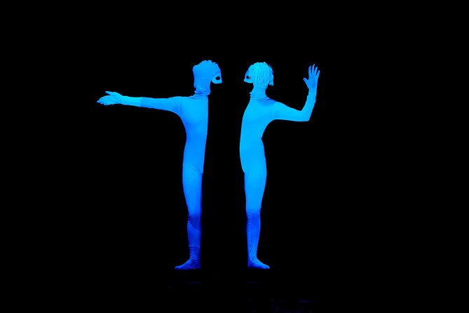 Skip the Line: WOW Show Black Light Theater in Prague Ticket - The black light effects and live performers