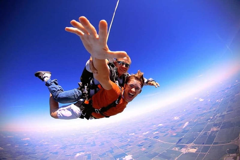 Tandem Skydiving Adventure in Prague - Who should book this Prague skyjump?