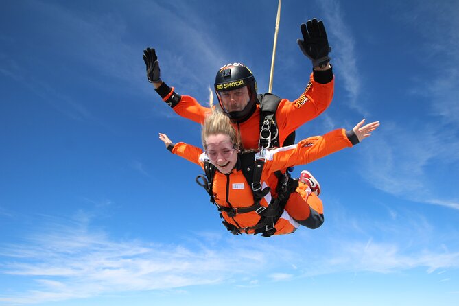 Tandem Skydiving in Prague - Tandem Jump with transfers! - The briefing before the aircraft