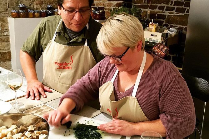 Taste, Cook and Dine Traditional Czech - Bread dumplings and the art of the Czech side dish