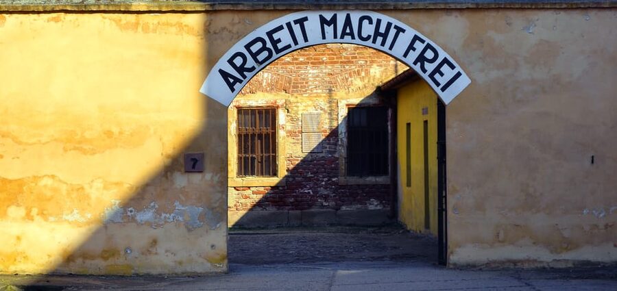 Terezin: Guided Tour of the Concentration Camp and Museum - Starting at Náměstí Republiky in Prague