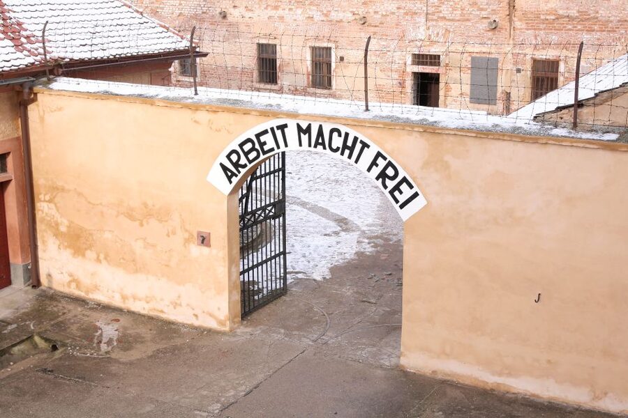 Terezin: Guided Tour of the Concentration Camp and Museum - Crematorium and Jewish cemetery