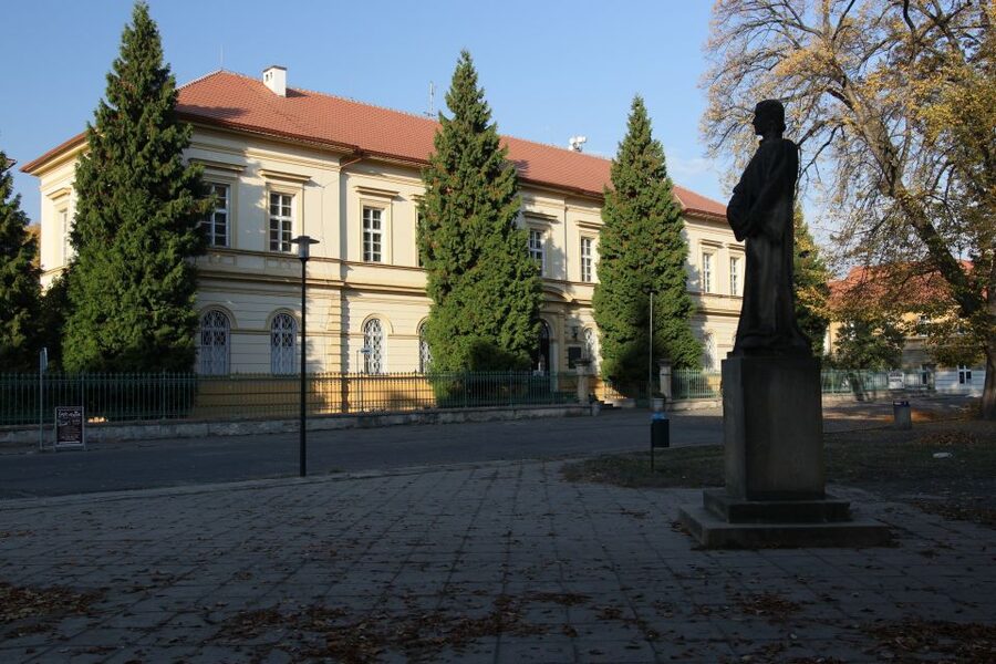 Terezin Memorial: Entry Ticket Combo w. Guided Walking Tour - Adding the cemetery, crematorium, and columbarium