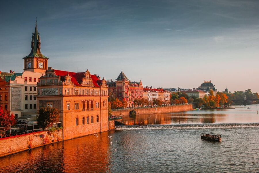 The Royal road, walking tour in french - Sněmovní, the Castle steps, and the uphill finish