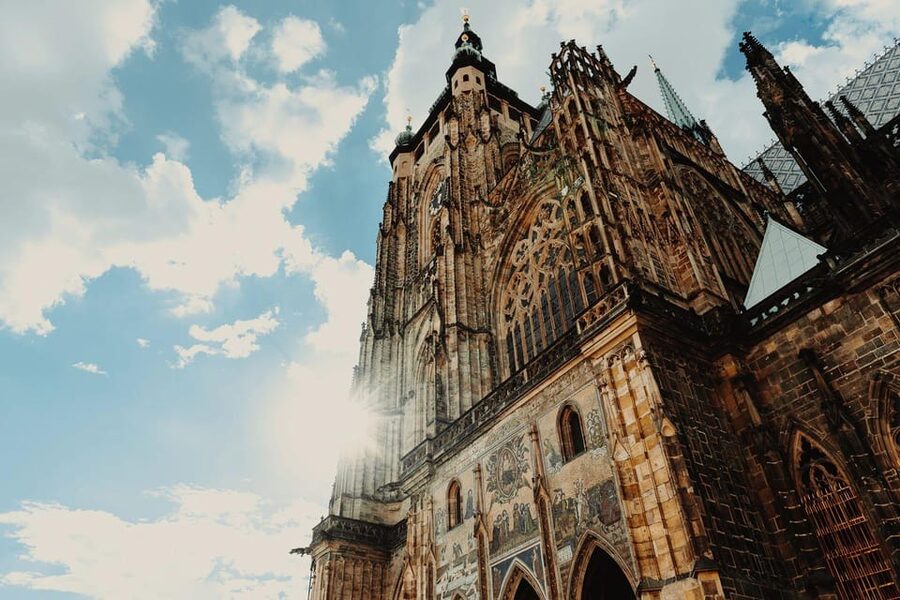 Tour of Prague Castle in italian language ticket included - Why this Prague Castle tour works well in Italian