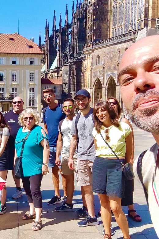 Tour of Prague Castle in italian language ticket included - Old Royal Palace and the story of Bohemian rule