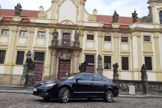 Transfer from Prague Hotel to Airport Prague - Key points at a glance