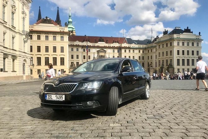 Transfer from Prague Hotel to Airport Prague - The 20 to 40 minute ride depends on Prague traffic