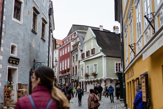UNESCO Cesky Krumlov from Prague with Guided Tour and Transfer - Why Český Krumlov makes a worthwhile day trip